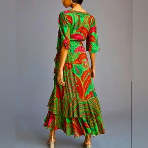 Flutter sleeve wrap dress 💚♥️